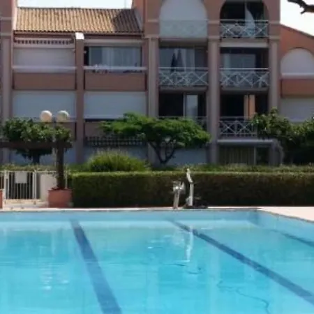Lejlighed Appt T2 Climatise, Climatisation Neuve Cette Annee!, Piscine, La A 130m! Parking Prive Clos, Lave-linge, Lave-vaisselle, Draps, Linge Et Menage Inclus! *