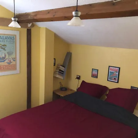 Seaside Oasis: With Pool And Private Parking